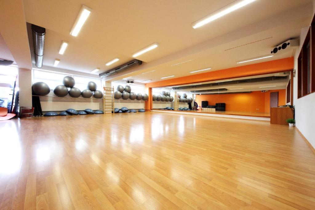 בנסוב Hotel S-Centrum מראה חיצוני תמונה