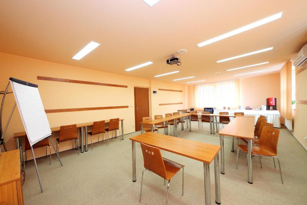 בנסוב Hotel S-Centrum מראה חיצוני תמונה