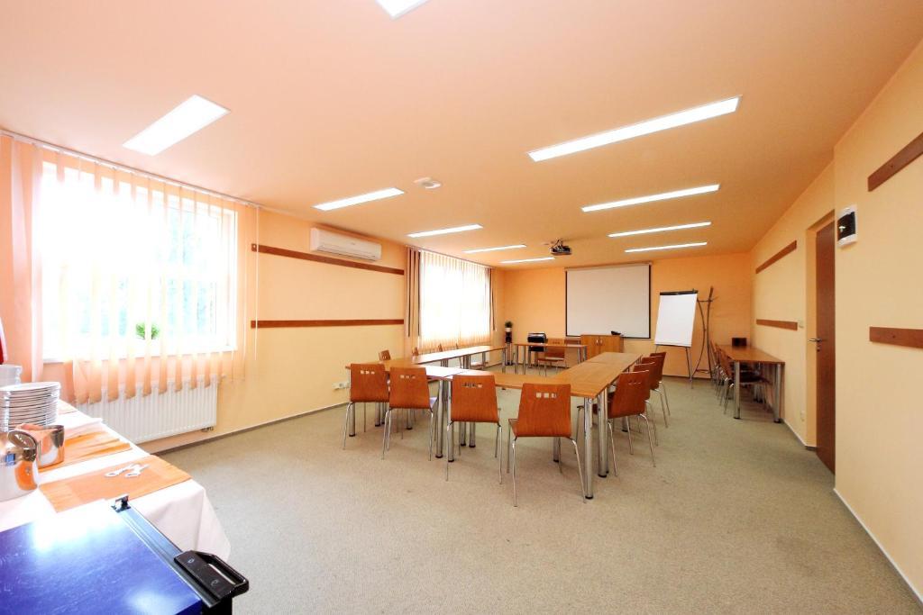 בנסוב Hotel S-Centrum מראה חיצוני תמונה
