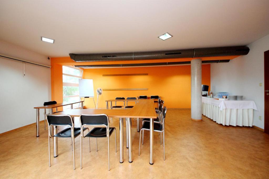 בנסוב Hotel S-Centrum מראה חיצוני תמונה