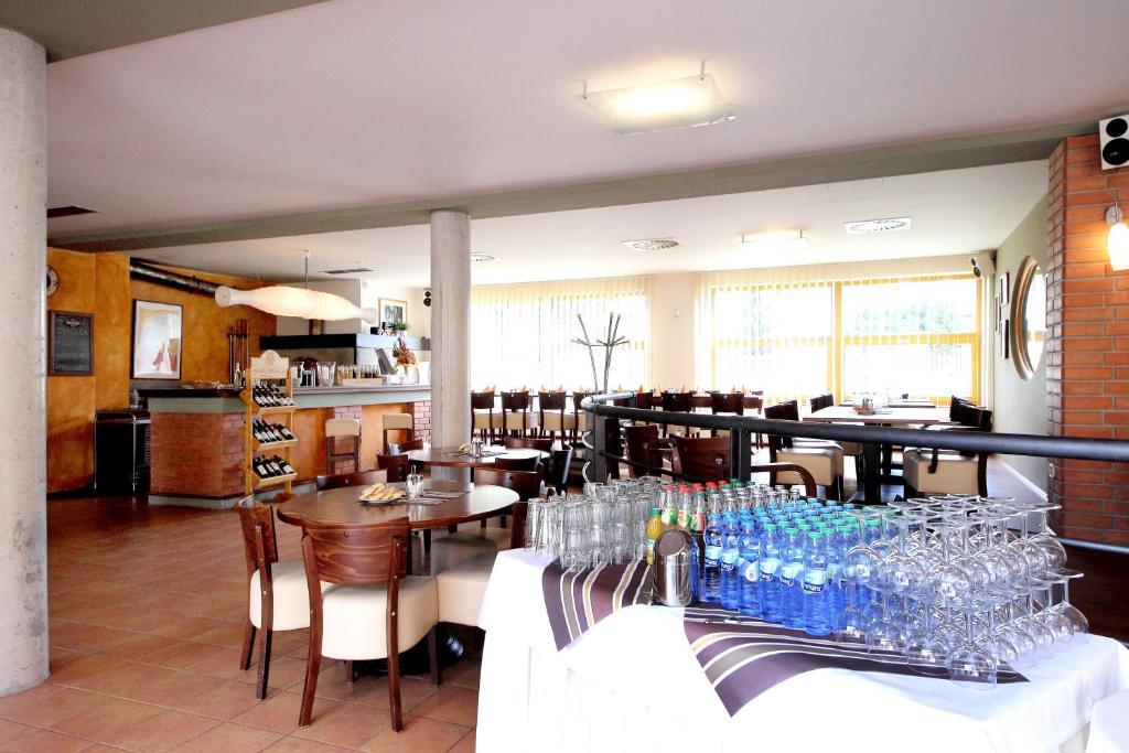 בנסוב Hotel S-Centrum מראה חיצוני תמונה