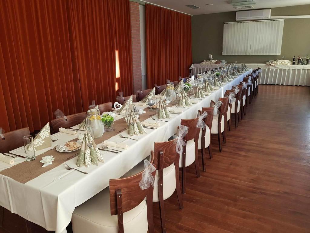 בנסוב Hotel S-Centrum מראה חיצוני תמונה