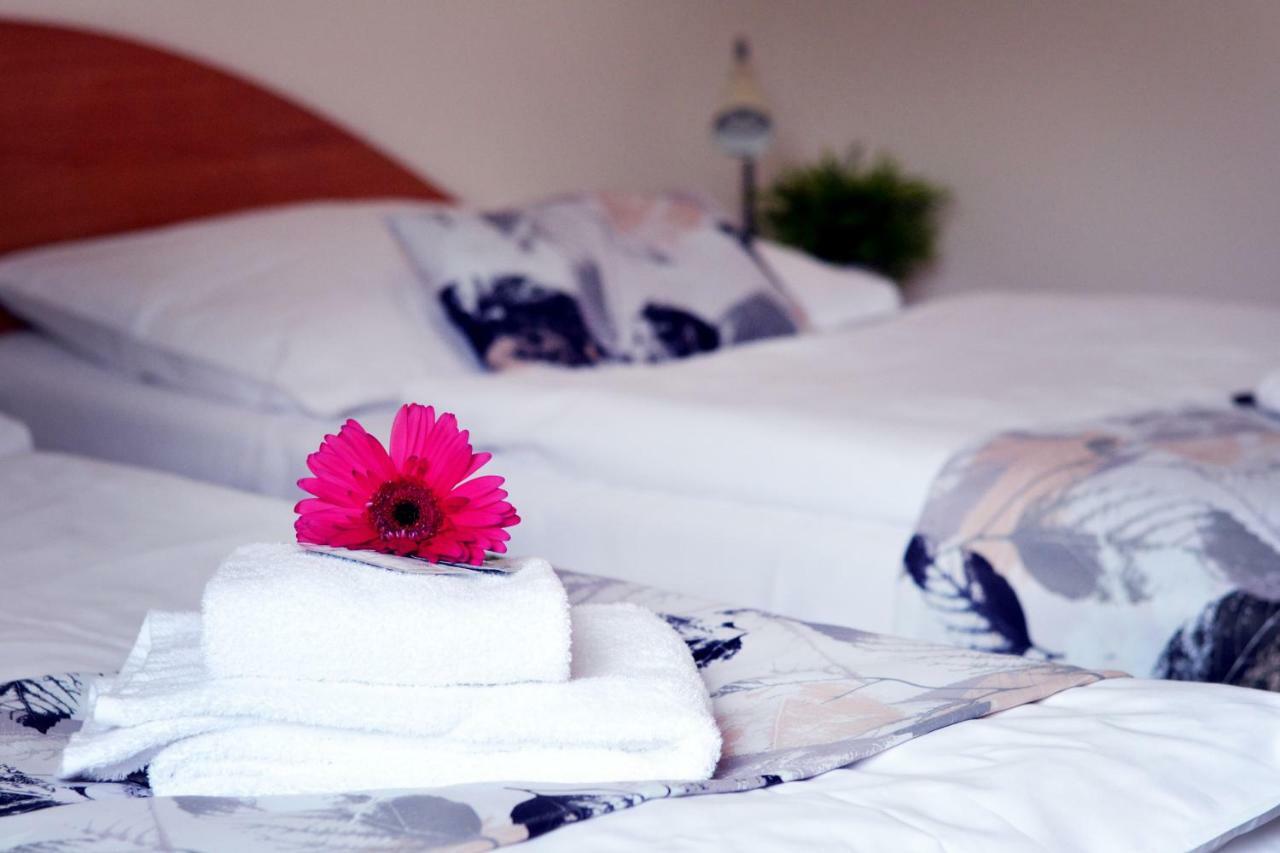 בנסוב Hotel S-Centrum מראה חיצוני תמונה