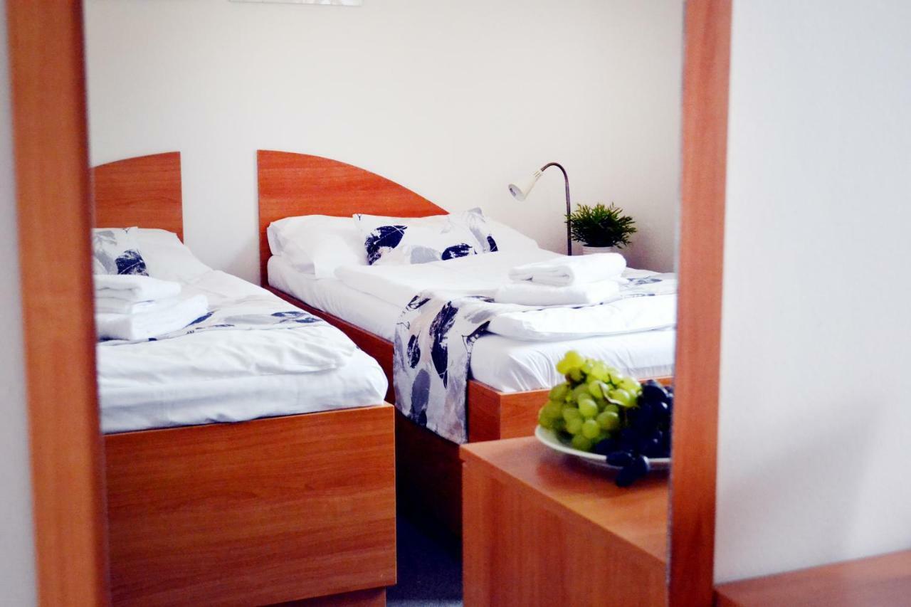 בנסוב Hotel S-Centrum מראה חיצוני תמונה