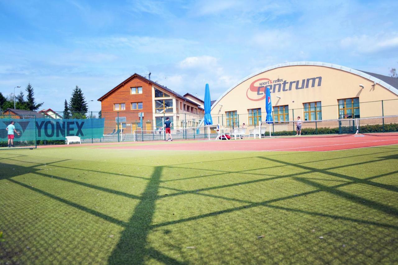 בנסוב Hotel S-Centrum מראה חיצוני תמונה